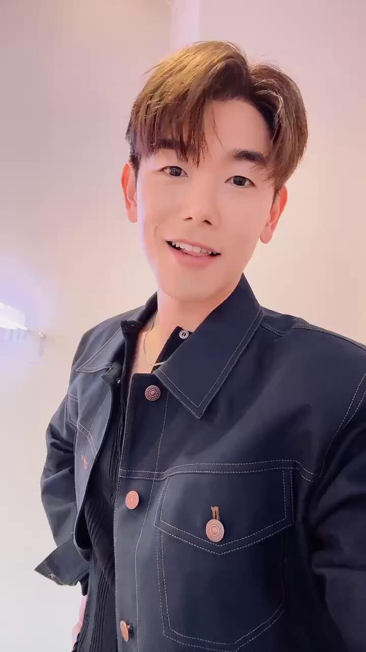 Eric Nam and Airbnb partner for Original Experience with Daebak Show first live taping